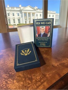 Rare Barrack Obama Yes We Can Celebrating Legacy Leather Book